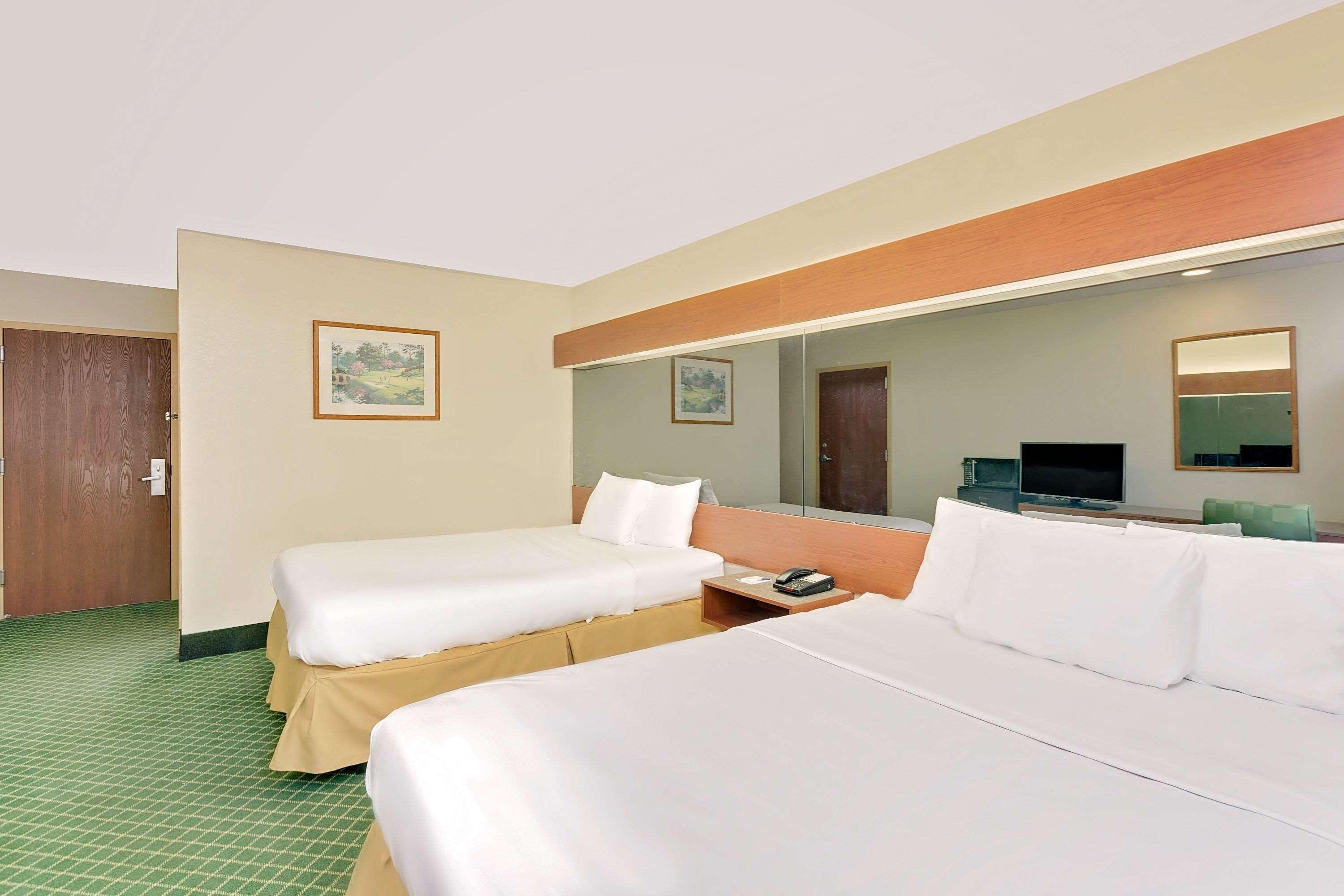 Microtel Inn & Suites By Wyndham Augusta/Riverwatch Exteriör bild